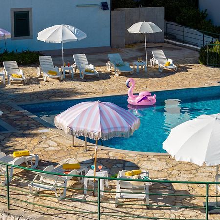 Apartment Milna - With Swimming Pool & Amazing Seaviews, Above Bijaka Beach Extérieur photo