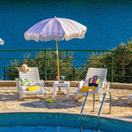 Apartment Milna - With Swimming Pool & Amazing Seaviews, Above Bijaka Beach Extérieur photo