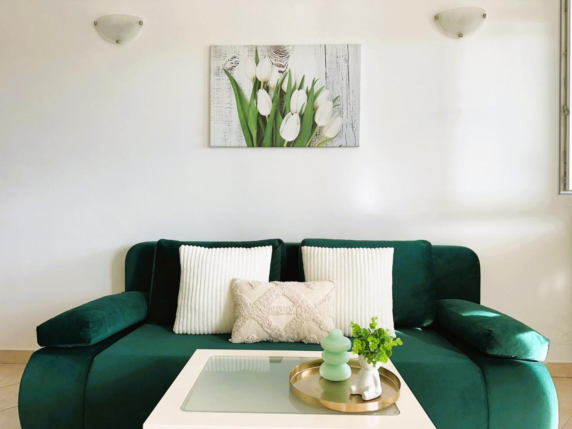 Apartment Milna - With Swimming Pool & Amazing Seaviews, Above Bijaka Beach Extérieur photo