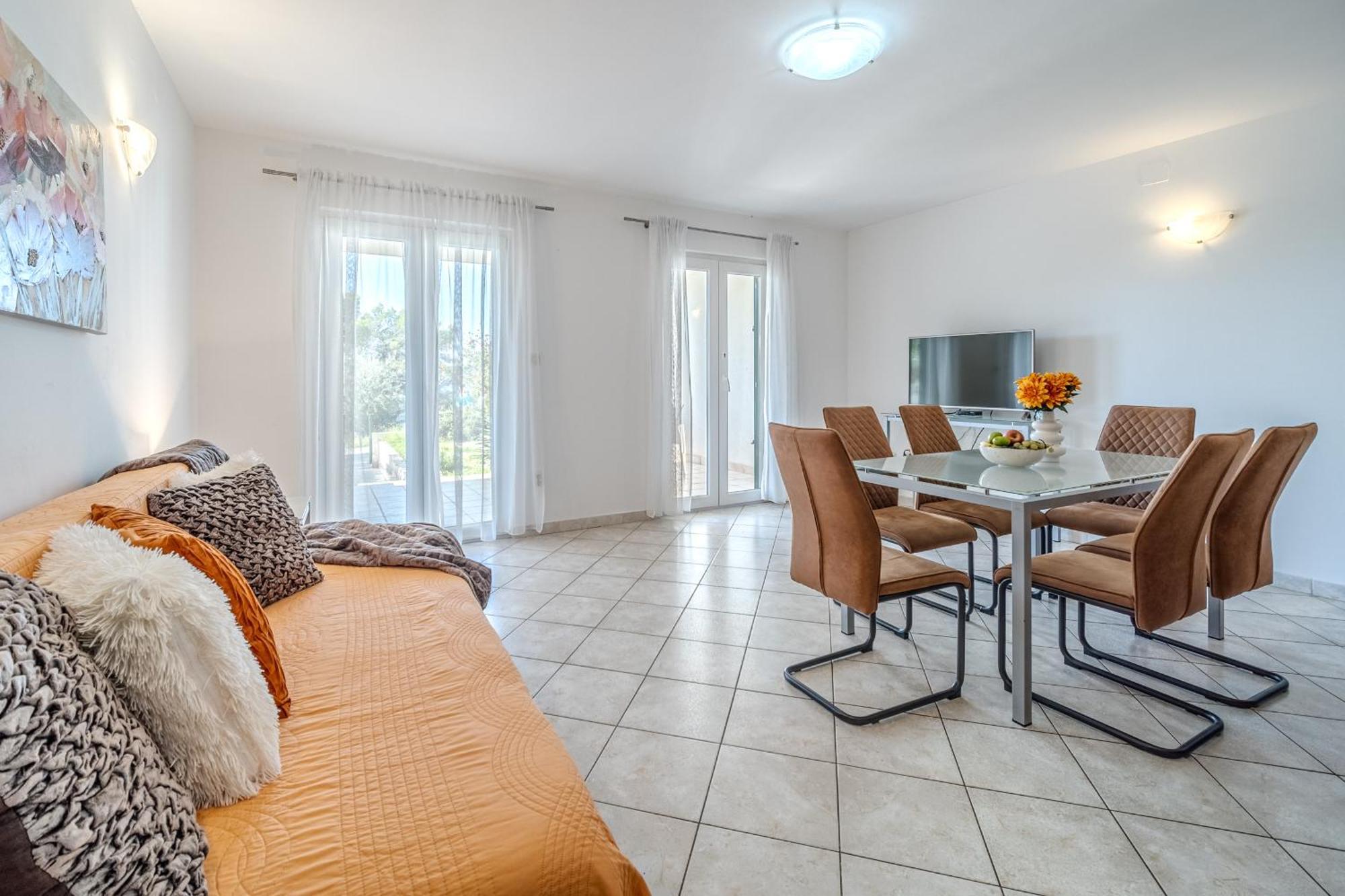 Apartment Milna - With Swimming Pool & Amazing Seaviews, Above Bijaka Beach Extérieur photo