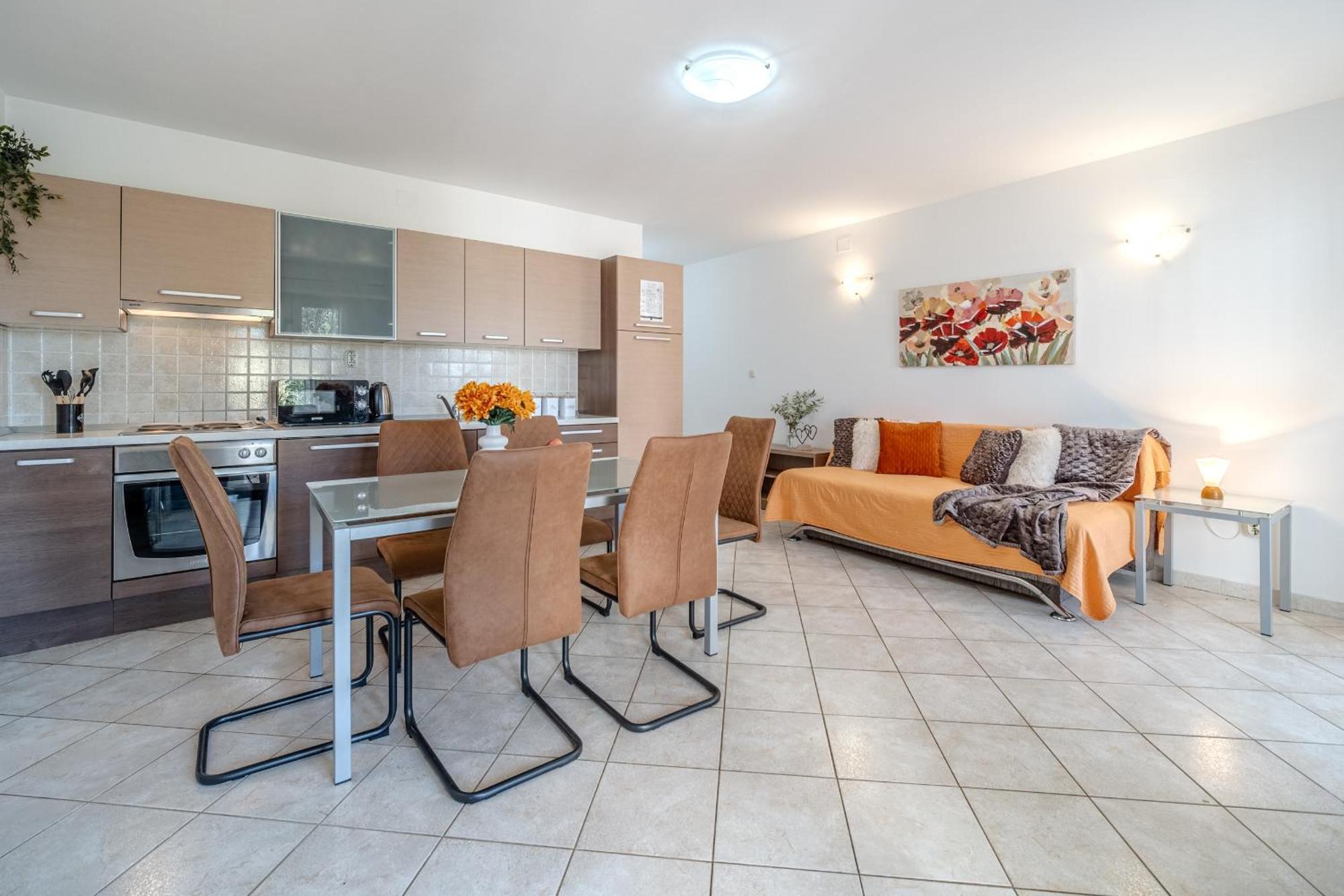 Apartment Milna - With Swimming Pool & Amazing Seaviews, Above Bijaka Beach Extérieur photo