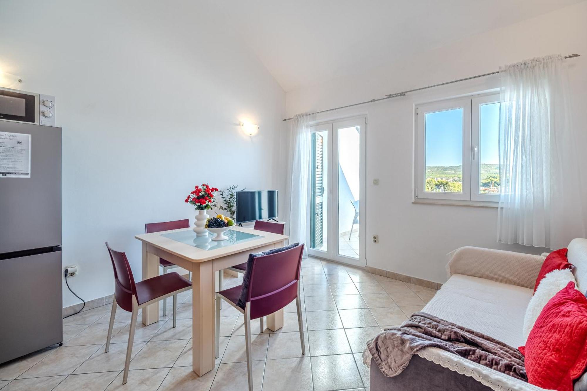 Apartment Milna - With Swimming Pool & Amazing Seaviews, Above Bijaka Beach Extérieur photo