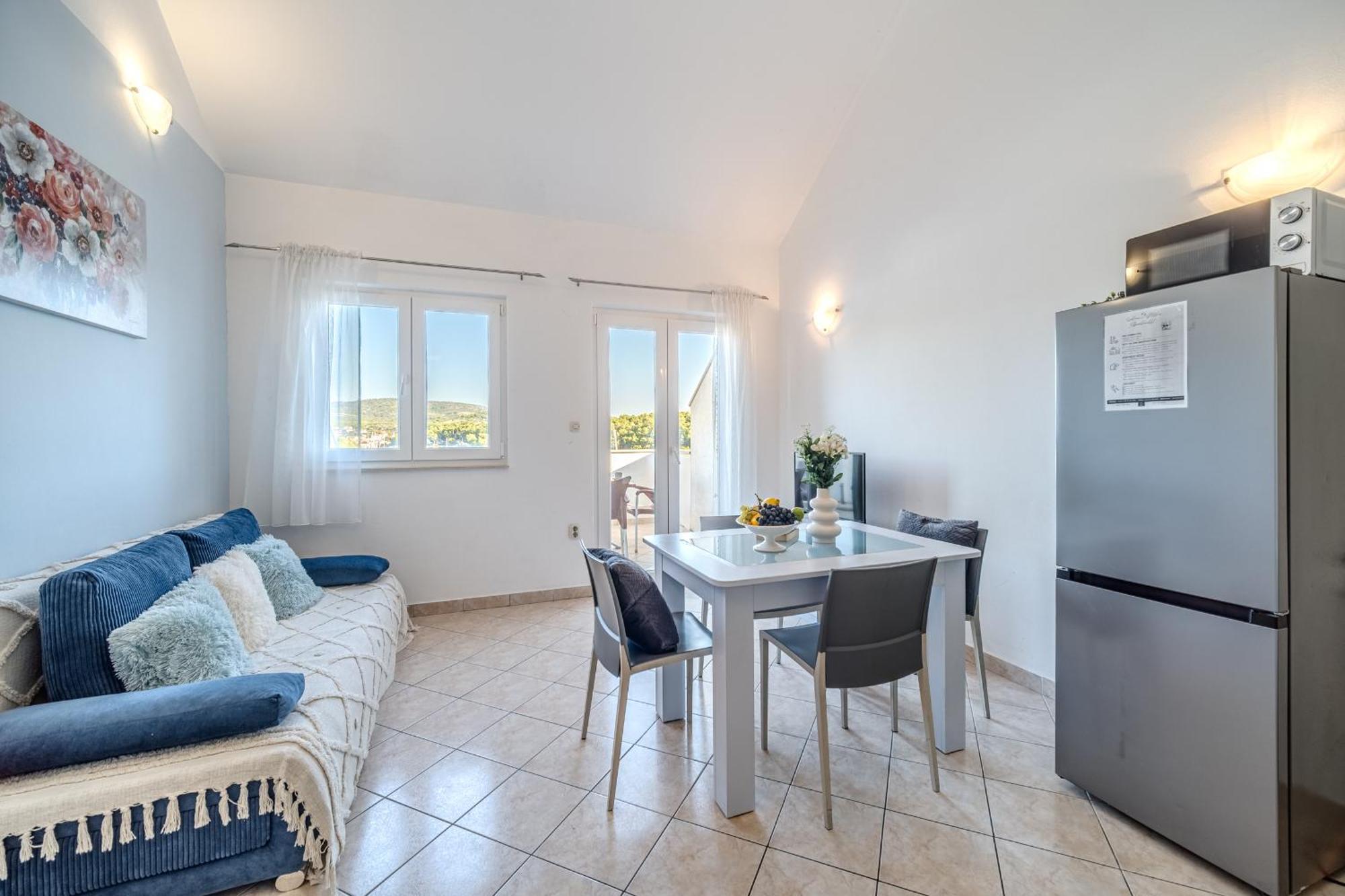 Apartment Milna - With Swimming Pool & Amazing Seaviews, Above Bijaka Beach Extérieur photo